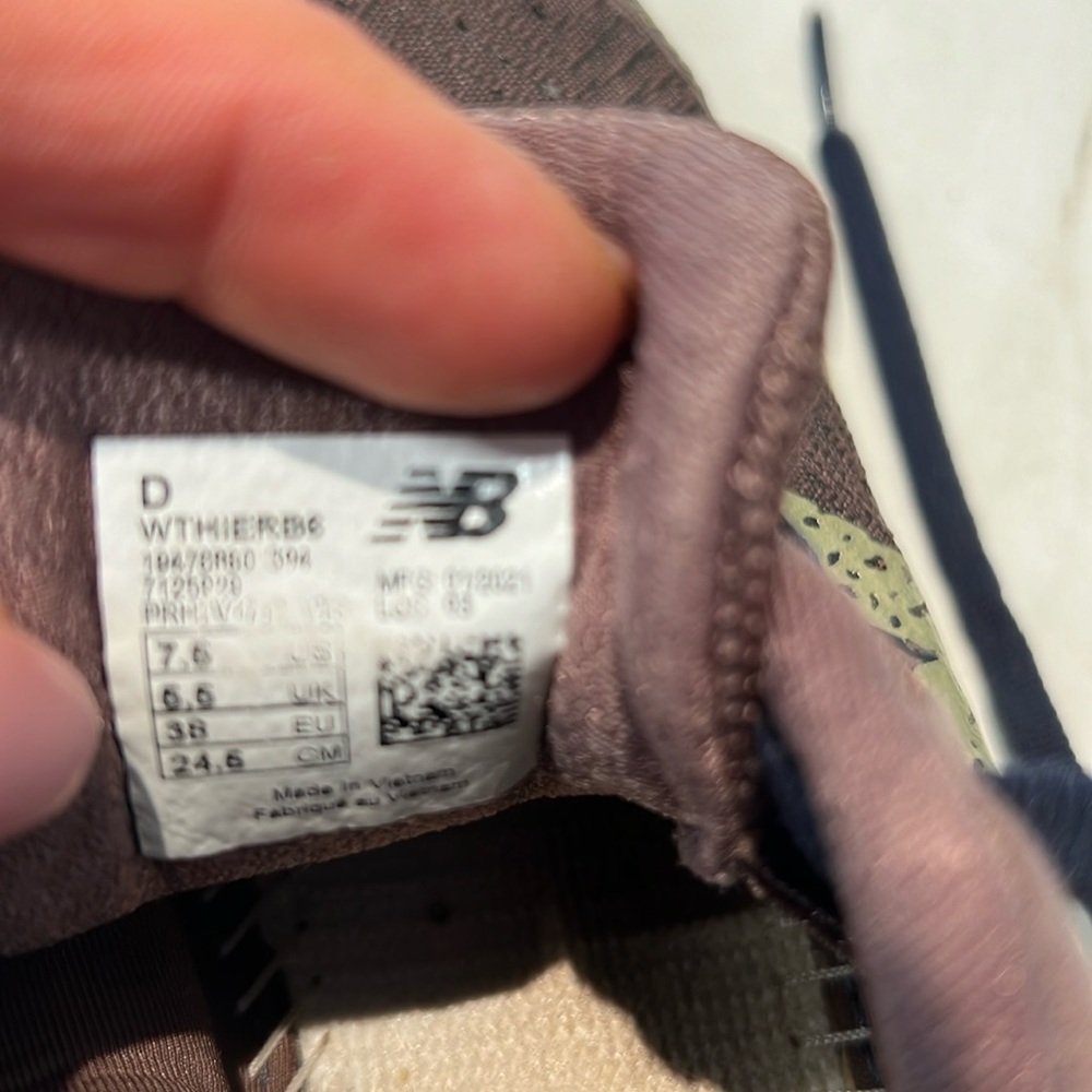 New Balance Vibram Trail Running Shoes (Size 7.5) - Picture 10 of 11